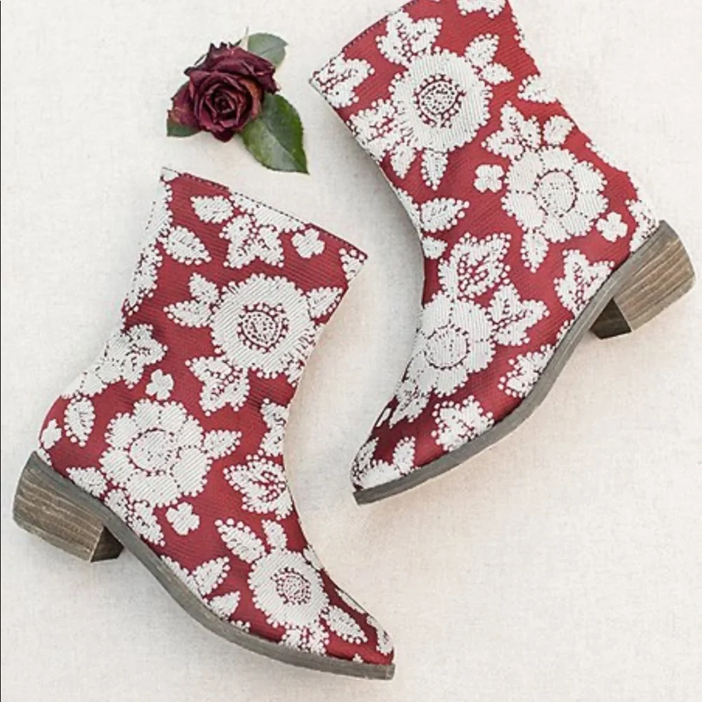 Joyfolie Red Floral Wren Booties - Girls Size 1